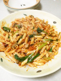 鶏レバーと小松菜のトマトソースパスタ-レシピのメイン写真