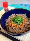 暑い夏に★ピリ辛冷やし納豆そば