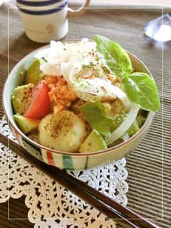 鮭フレ×新じゃが×アボカドの丼-レシピのメイン写真