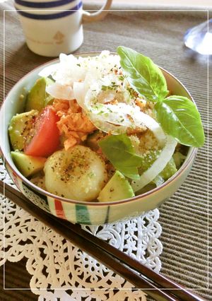 鮭フレ×新じゃが×アボカドの丼-レシピのメイン写真