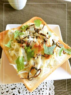 新玉葱×しらすの梅わさび和風トースト-レシピのメイン写真