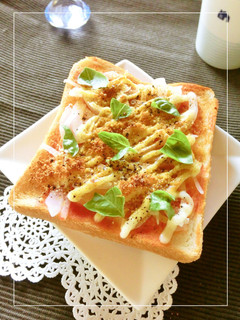 新玉葱のバジルカレートースト-レシピのメイン写真