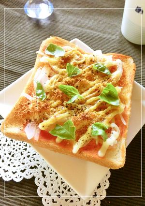 新玉葱のバジルカレートースト-レシピのメイン写真
