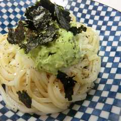 รูปของ 簡単♪アボカドマヨとろうどん