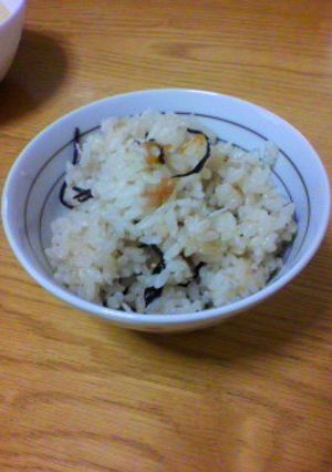 ☆炊飯器に入れるだけ☆梅ひじきごはん-レシピのメイン写真