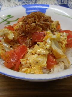 10分でできる、簡単トマたま丼-レシピのメイン写真