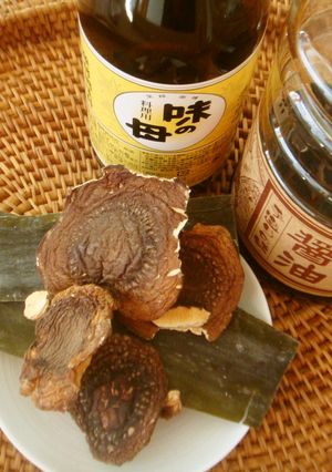 椎茸と昆布で作る甘めの出汁醤油-レシピのメイン写真