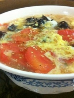 西紅柿鶏蛋湯麺(トマトと卵のラーメン)-レシピのメイン写真