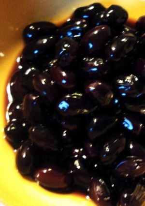 甘さ控えめ☆圧力鍋で簡単黒豆煮-レシピのメイン写真