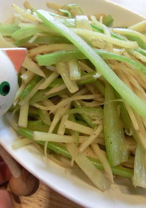 セロリと新じゃがのオイスター炒め-レシピのメイン写真