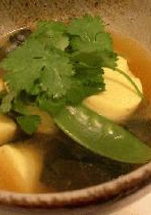 タマゴ豆腐とさやいんげんのお味噌汁-レシピのメイン写真
