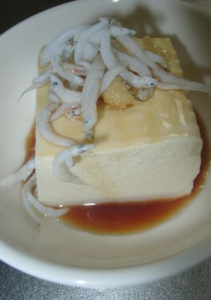 ふわふわしらすをのせた冷奴-レシピのメイン写真