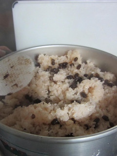 ほんのり塩気☆甘納豆の甘口赤飯@函館-レシピのメイン写真