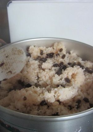 ほんのり塩気☆甘納豆の甘口赤飯＠函館-レシピのメイン写真