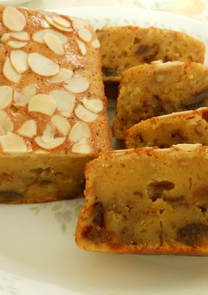 ヨーグルトとプルーンのパウンドケーキ-レシピのメイン写真