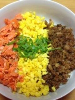 そぼろ丼-レシピのメイン写真