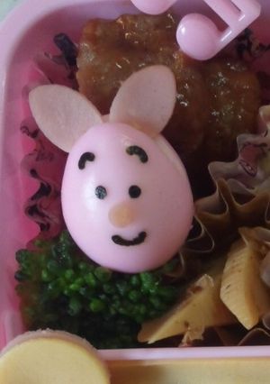 プーさんキャラ弁に〜うずらでピグレット-レシピのメイン写真