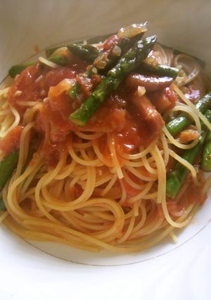 アスパラとベーコンのトマトソースパスタ-レシピのメイン写真