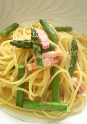 アスパラとベーコンのクリームパスタ-レシピのメイン写真