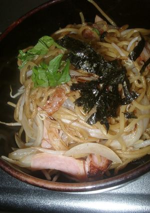 青シソとのりをトッピング・焼きそば-レシピのメイン写真