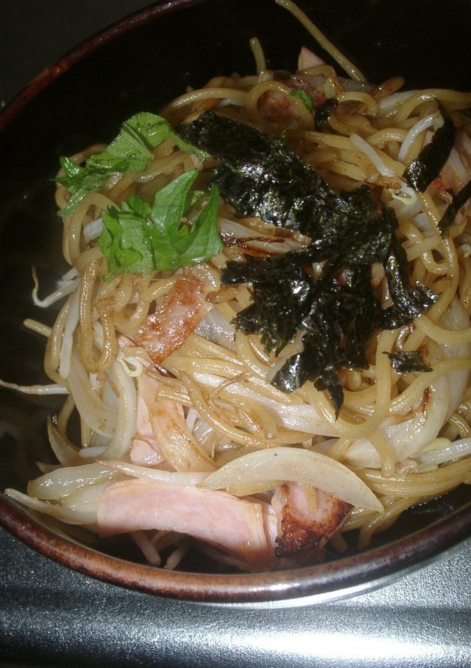青シソとのりをトッピング・焼きそば-レシピのメイン写真