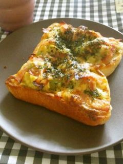 朝食に☆アボカドのマヨピザトースト-レシピのメイン写真