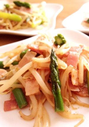 副菜に☆アスパラベーコンともやしの炒め物-レシピのメイン写真