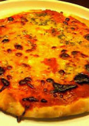 簡単　釜焼風ピザ-レシピのメイン写真