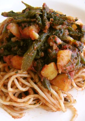 ズッキーニの葉のトマトパスタ♪-レシピのメイン写真