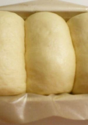 生クリームたっぷりのパン-レシピのメイン写真