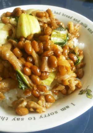 一人暮らしで豚キム納豆丼-レシピのメイン写真