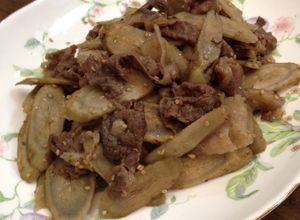 金ごまいりごまで牛肉とごぼうの甘辛煮-レシピのメイン写真