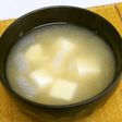 玉葱と豆腐の味噌汁梅風味