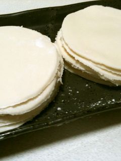 白玉粉でモチモチ♬餃子の皮-レシピのメイン写真