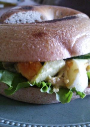 鶏ムネで簡単！おいしい！ベーグルサンド-レシピのメイン写真