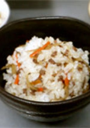 簡単!甘辛ごぼうとひき肉の混ぜご飯-レシピのメイン写真