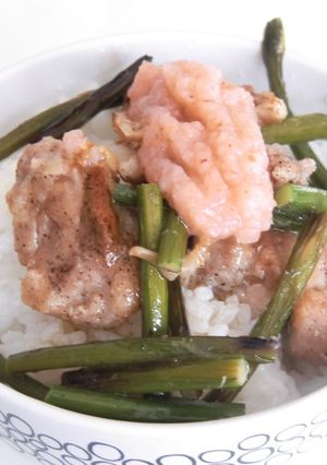 簡単♪鶏肉とにんにくの芽の梅おろし（丼）-レシピのメイン写真