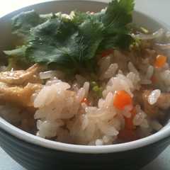 รูปของ ヘルシー簡単♬油あげが主役の炊き込みご飯