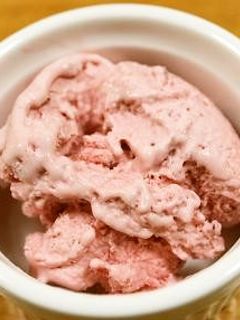 ストロベリーアイス-レシピのメイン写真