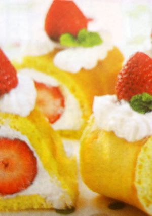 ホットケーキミックスでイチゴロール-レシピのメイン写真