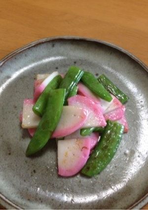 お弁当に☆スナップエンドウとかまぼこ炒め-レシピのメイン写真