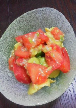 アボカドとトマトの塩麹ドレッシングサラダ-レシピのメイン写真