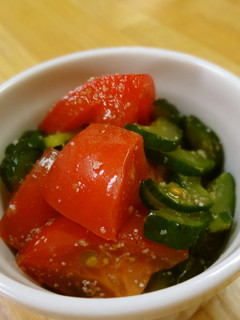 夏の常備菜☆トマトときゅうりの胡麻和え-レシピのメイン写真