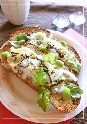 新玉葱×枝豆の梅わさび塩昆布トースト-レシピのメイン写真