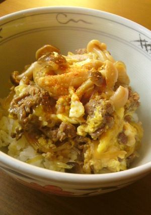 ヘルシー！たっぷりきのこ 牛とじ丼-レシピのメイン写真