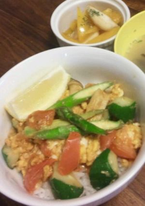 お一人様ランチに♪エスニック丼-レシピのメイン写真
