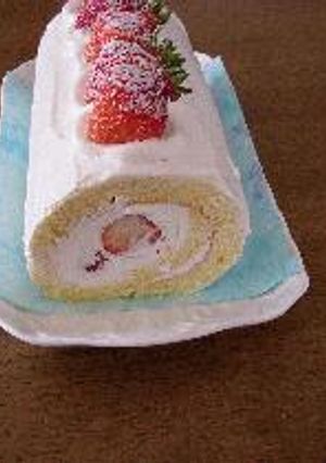 ふわふわ♪苺のロールケーキ-レシピのメイン写真
