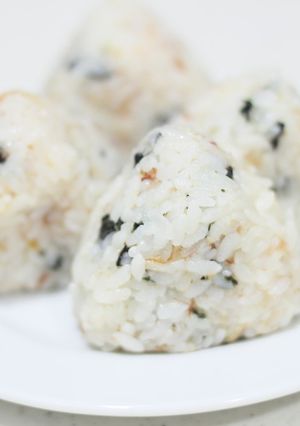 シンプル材料がいい!かつおおにぎり！-レシピのメイン写真