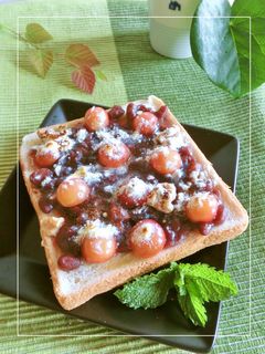 さくらんぼを乗せたミルキー塩あんトースト-レシピのメイン写真