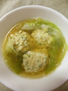 鶏だんごとレタスのスープ-レシピのメイン写真